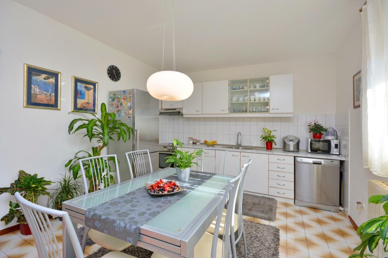 Klis Artsy Apartment מראה חיצוני תמונה